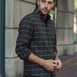 Avian Men's (or Women’s) Classic Black Plaid Button-Down Shirt XS